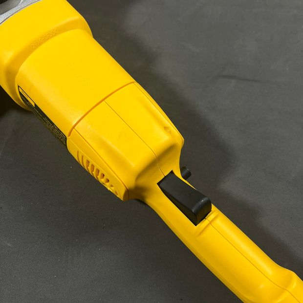 Máy mài góc dewalt DW830-B1