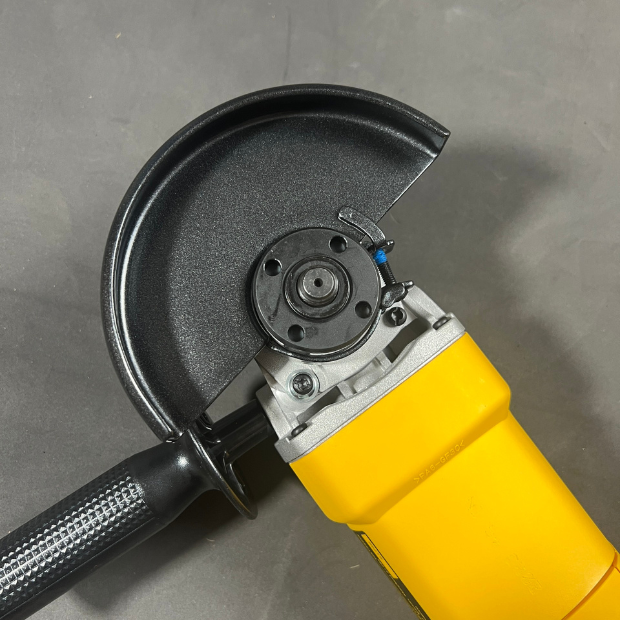 Máy mài góc dewalt DW830-B1