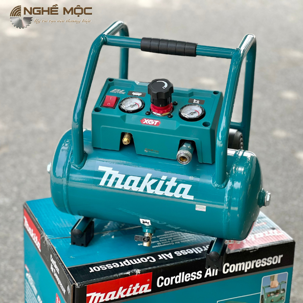 Máy nén khí dùng pin 40Vmax XGT Makita AC001GZ (Chưa Pin & Sạc)