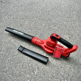 Máy thổi lá dùng pin 21 V Amaxtool ATB243SM có đi kèm theo các bộ phận