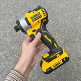 Máy vặn vít cầm tay 18V Dewalt DCF809D2