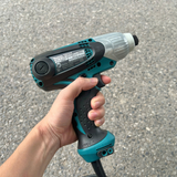 Máy vặn vít cầm tay dó đèn Laser Makita TD0101F có kích thước máy nhỏ gọn