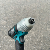 Máy vặn vít cầm tay dó đèn Laser Makita TD0101F