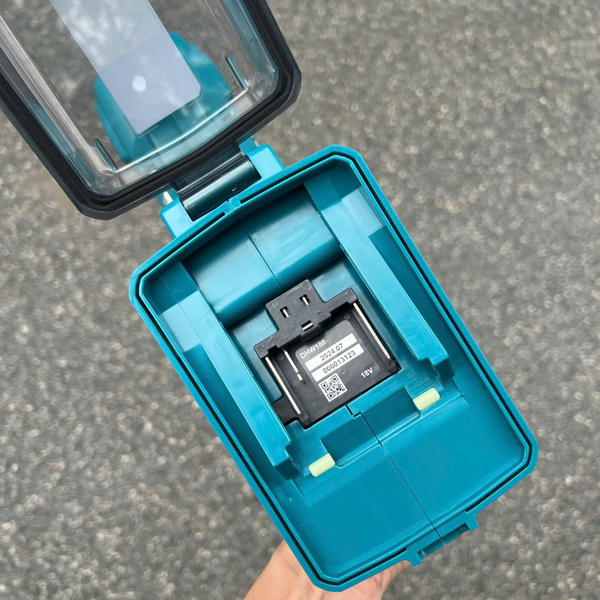 Máy xịt rửa áp lực dùng pin 18V Makia DHW180Z01