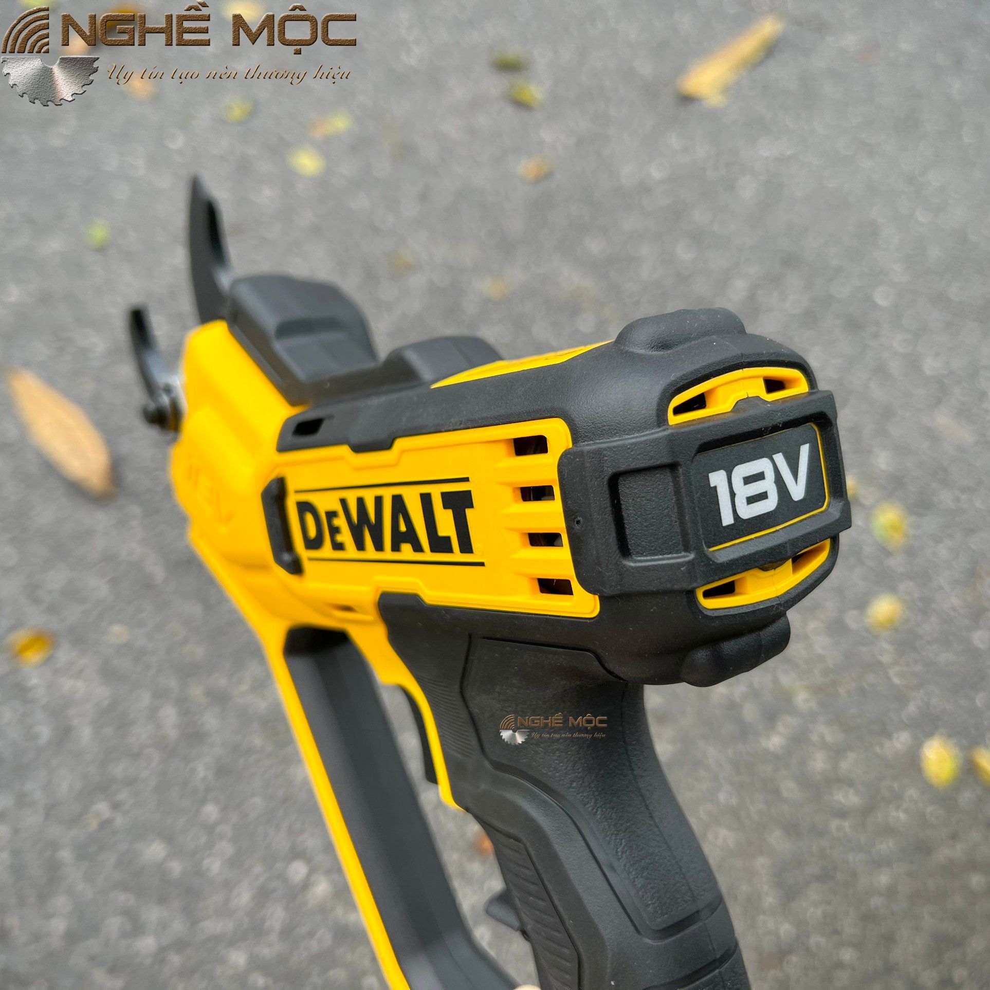 Máy cắt cành dùng pin 20V DeWALT DCMPP568 – mochaiphat