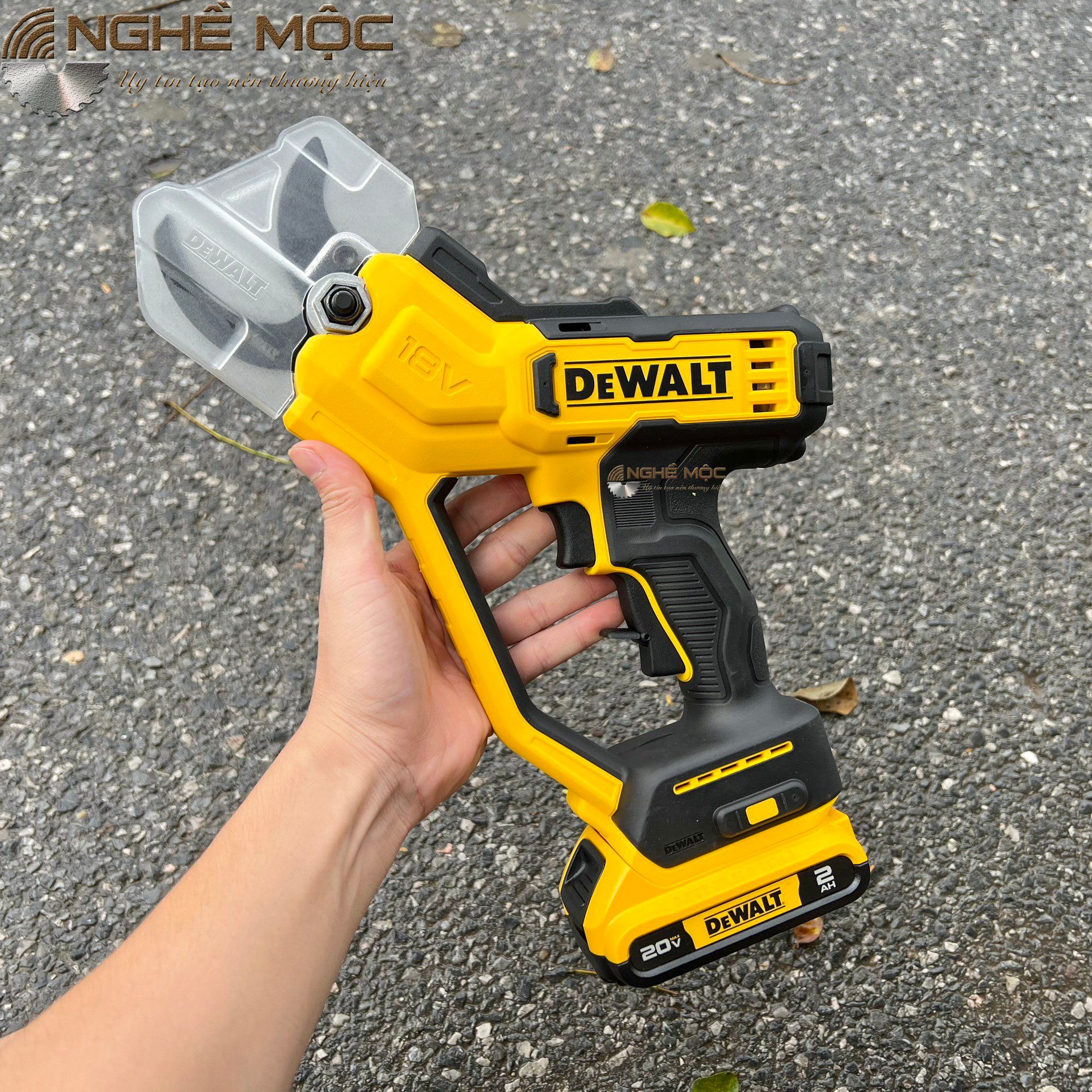 Máy cắt cành dùng pin 20V DeWALT DCMPP568 – mochaiphat