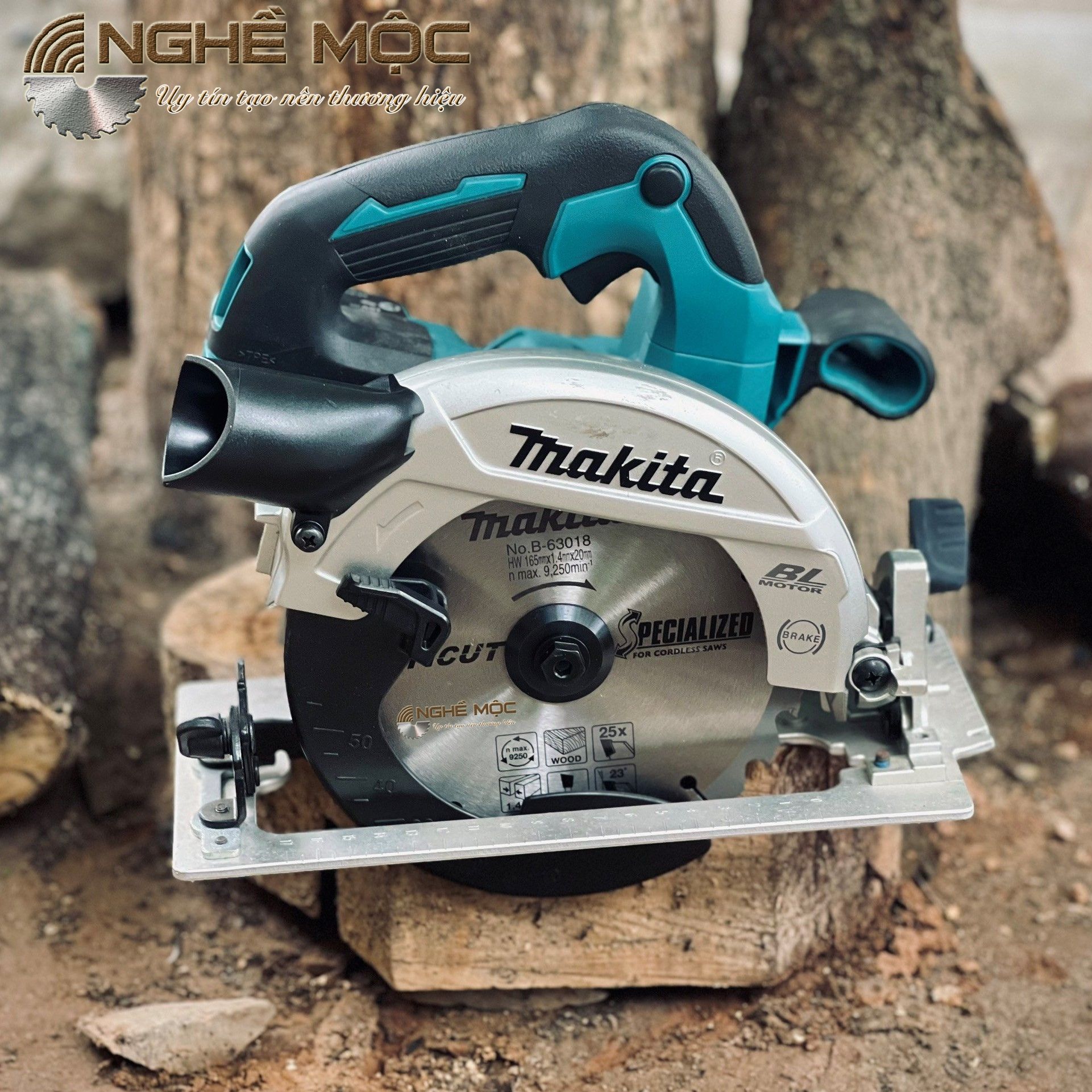 M y c a a d ng pin 18V Makita DHS660 mochaiphat