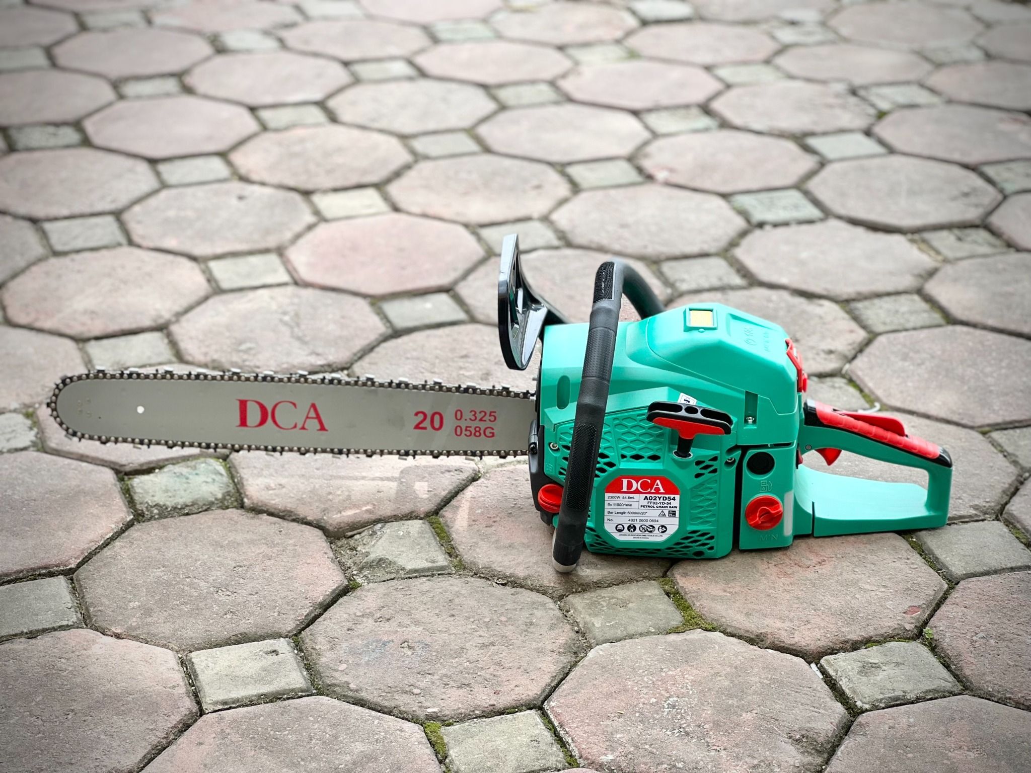 Máy cưa xích chạy xăng DCA A02YD54