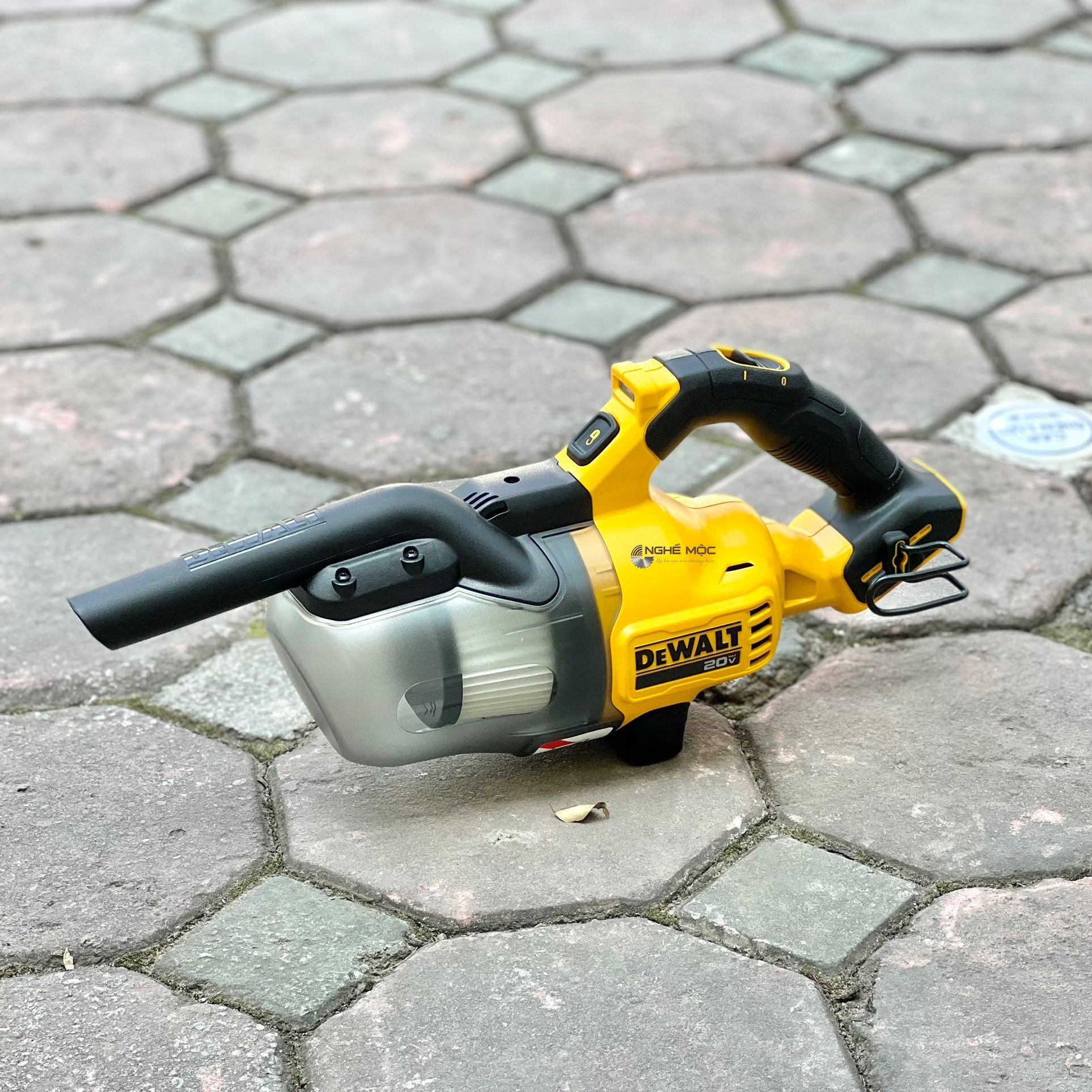 Máy hút bụi dùng pin 18V Dewalt DCV501LN