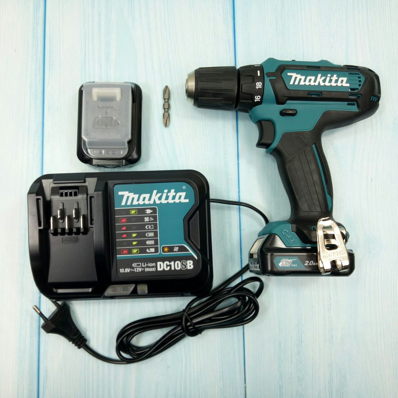 Máy khoan 12V makita DF331