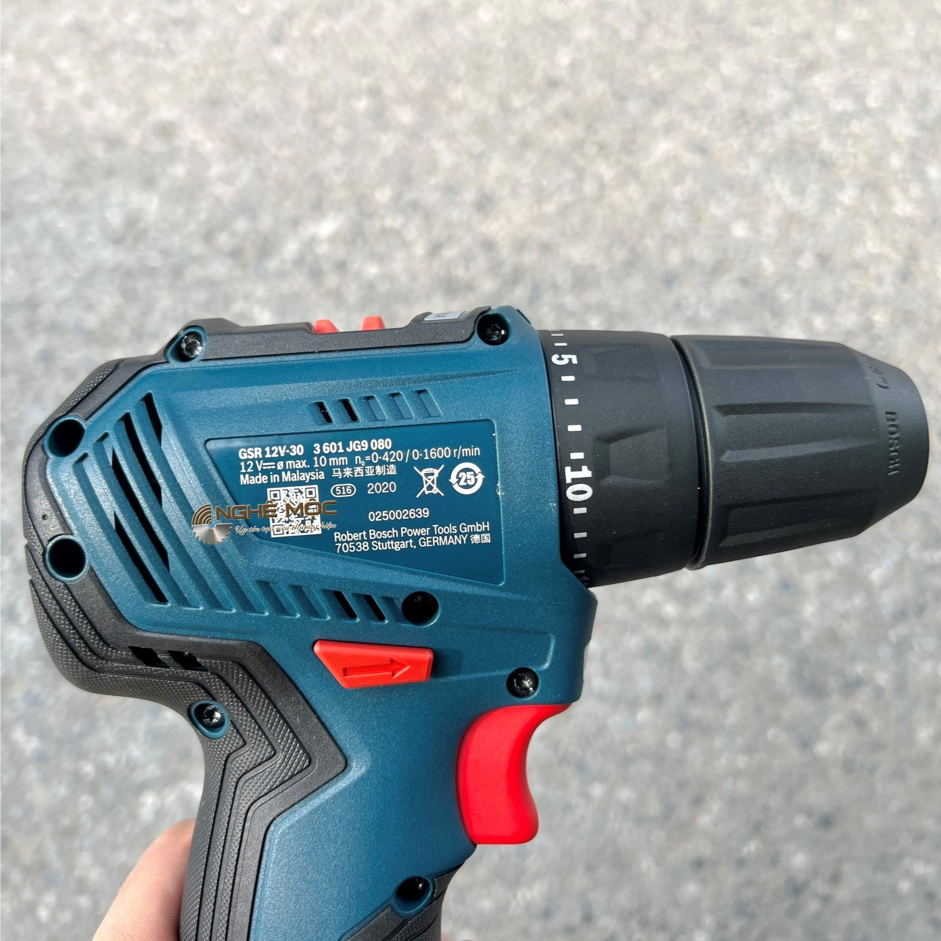 Máy khoan vặn vít dùng pin Bosch GSR 12V-30