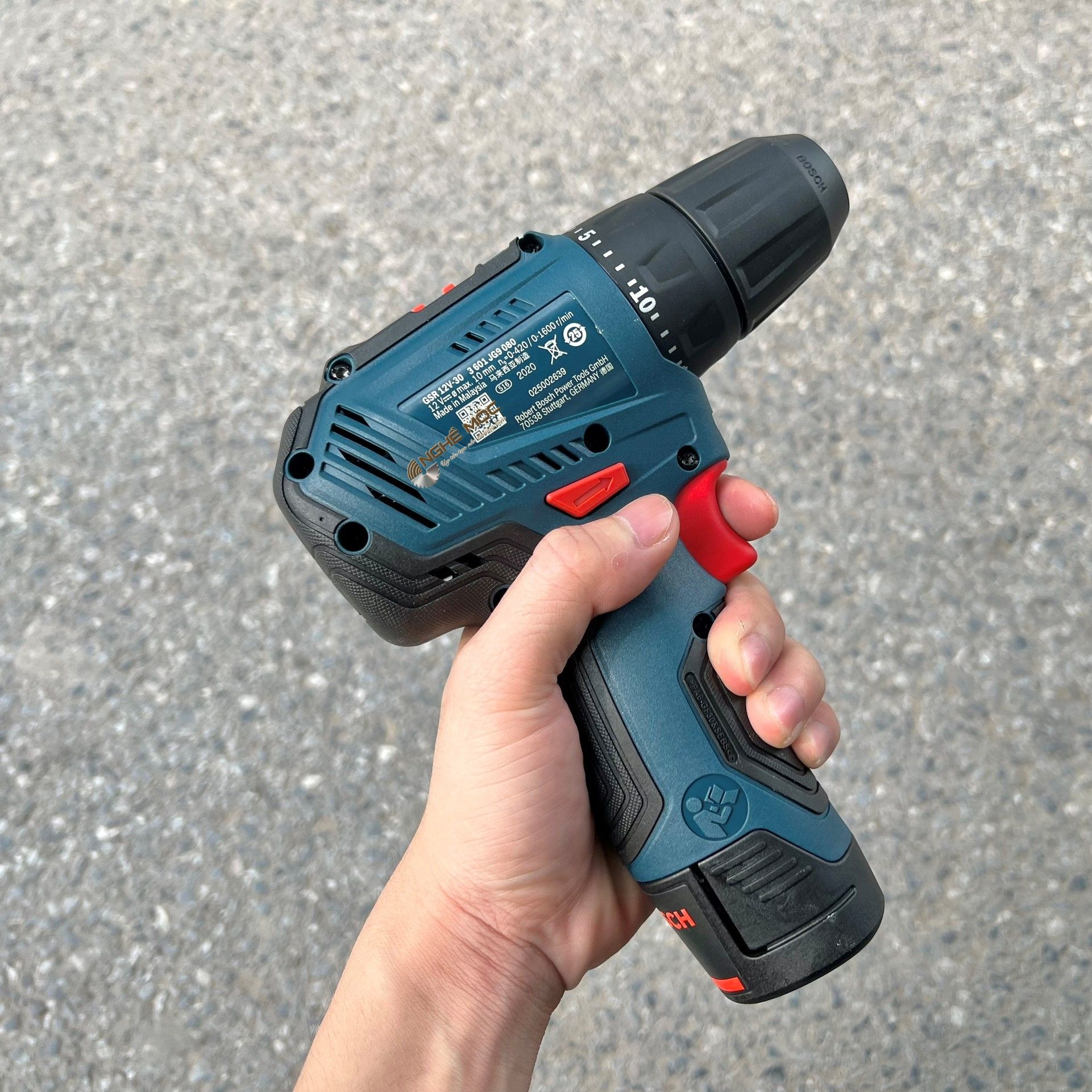 Máy khoan vặn vít dùng pin Bosch GSR 12V-30