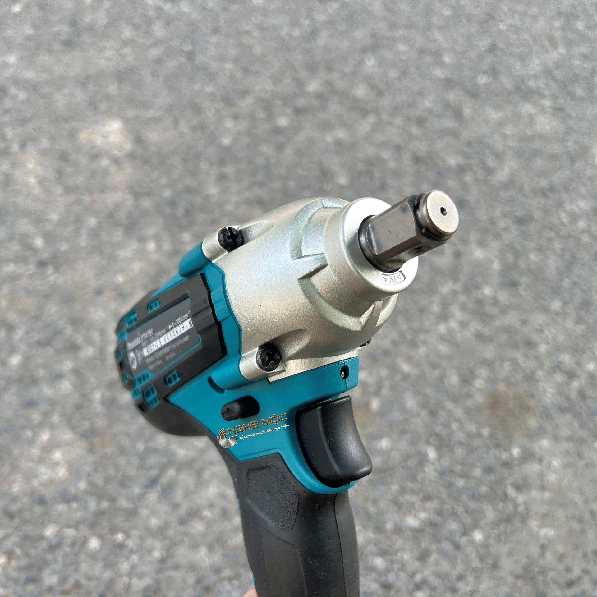Máy siết bu lông dùng pin Makita DTW190ZX 18V