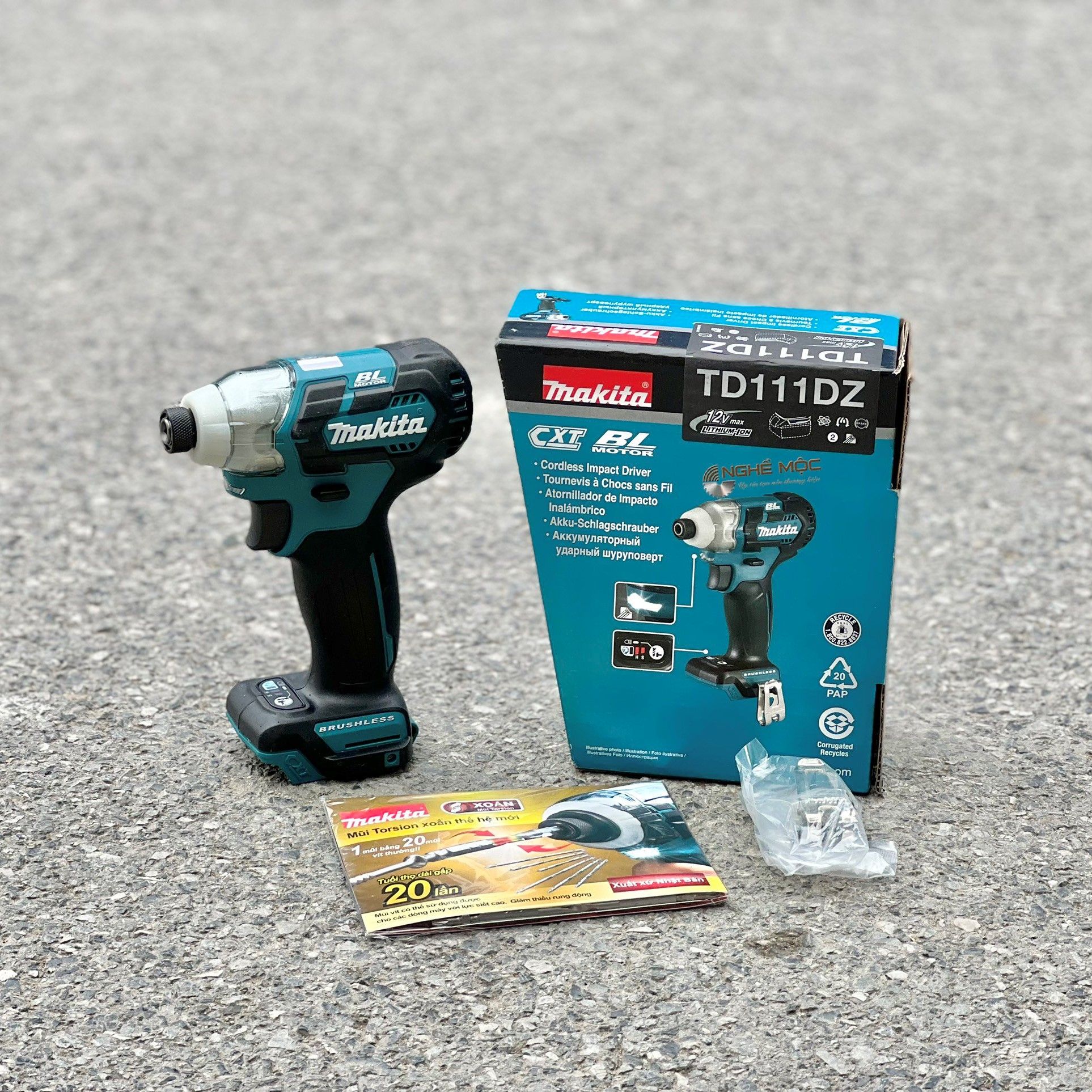 Máy vặn vít dùng pin 12V Makita TD111DZ