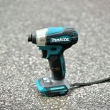 Máy vặn vít pin 18v Makita DTD157