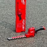 Máy tỉa hàng rào dùng pin 12v Milwaukee M12 FHT20