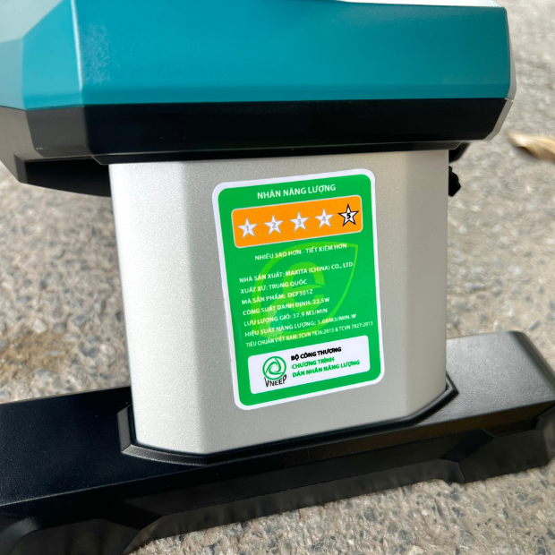 Nhãn năng lương  của quạt dùng pin Makita DCF301Z (18V/14.4V/AC)