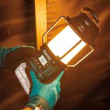 Radio kết hợp đèn lồng dùng pin Makita DMR055