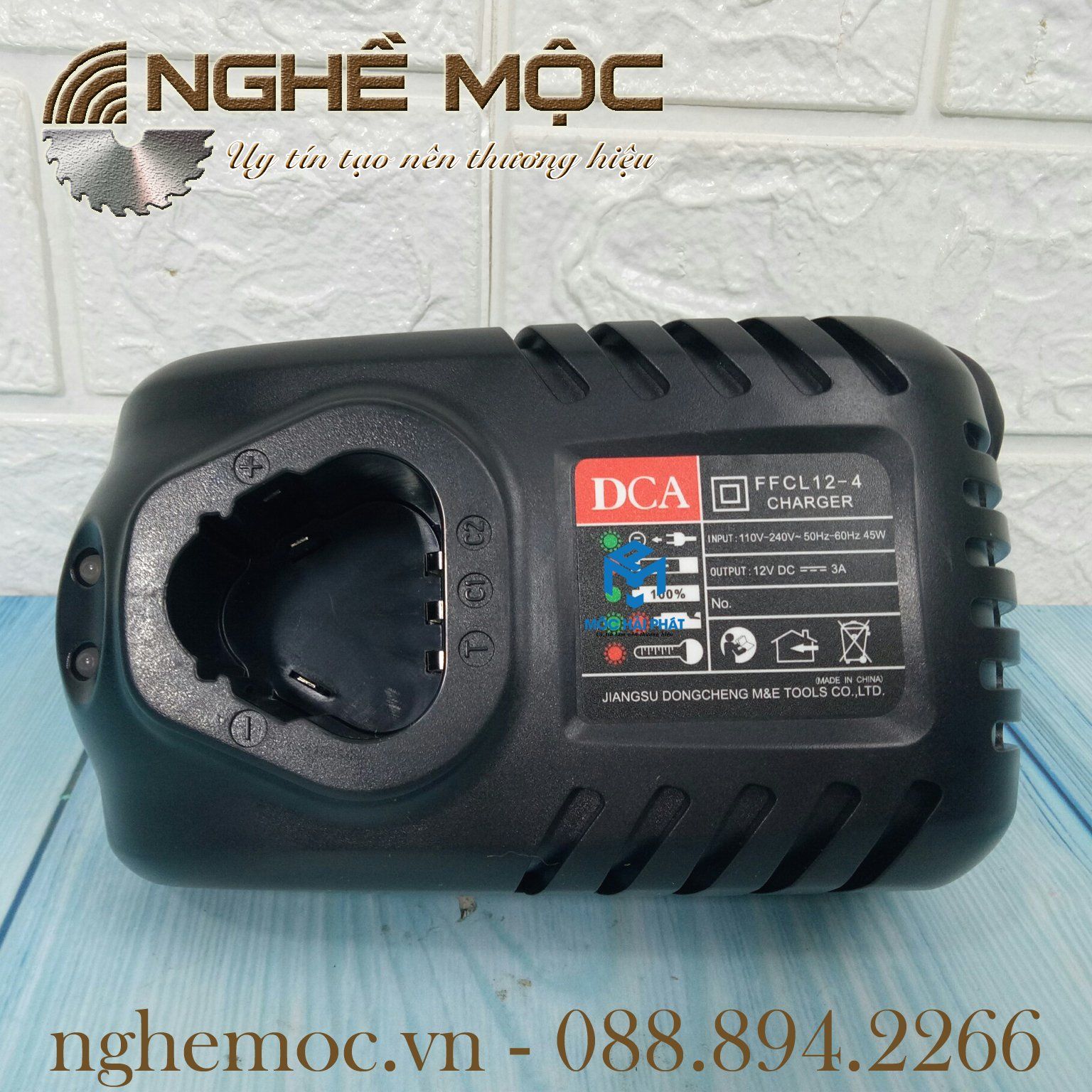 Sạc lithium tròn 12V DCA FFCL12-4