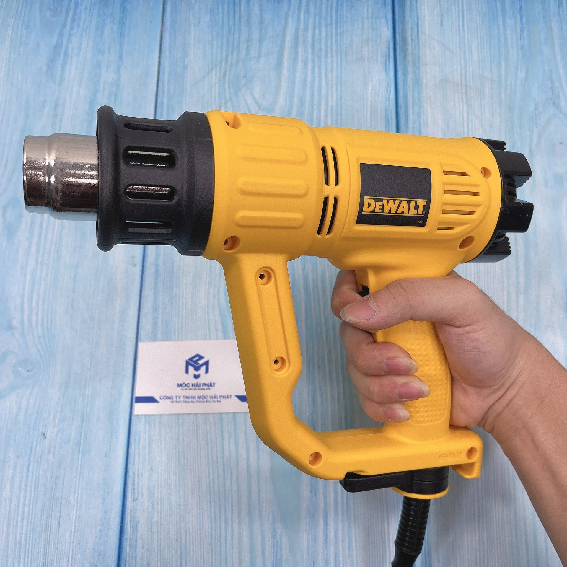 Máy phun hơi nóng Dewalt D26411