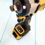 Máy siết bulong cầm tay Dewalt DCF921