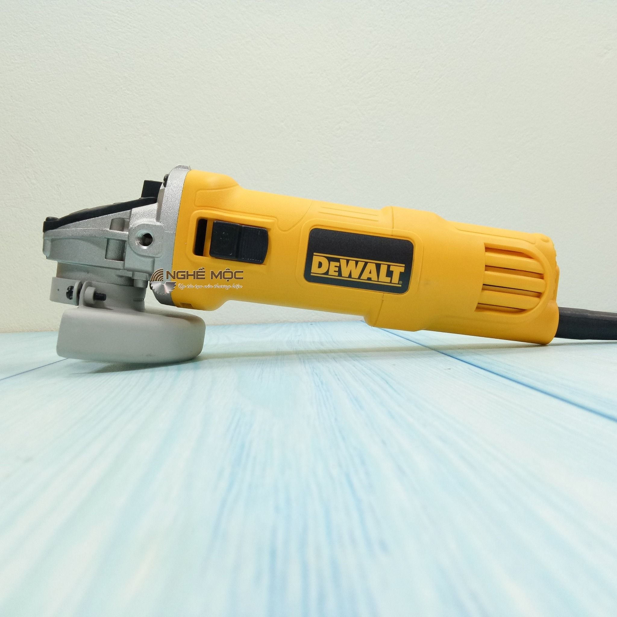 Máy mài góc Dewalt DWE8100S