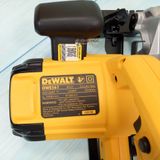 Máy cưa đĩa Dewalt DWE561