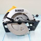 Máy cưa đĩa Dewalt DWE561