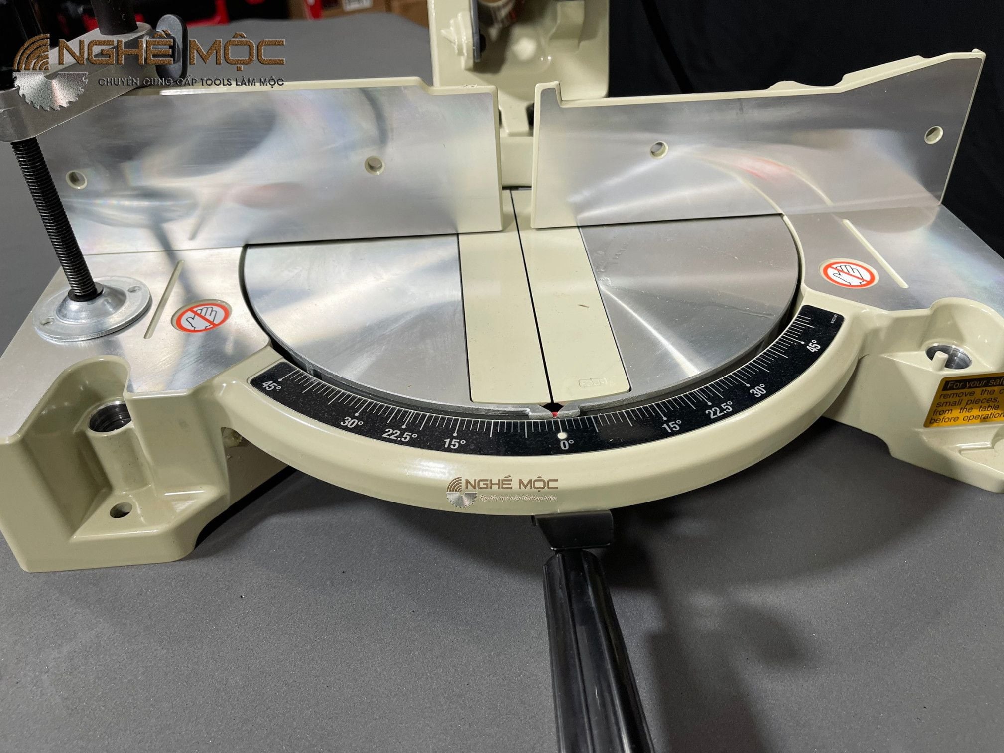 Máy cắt nhôm 1650W Makita LS1030N