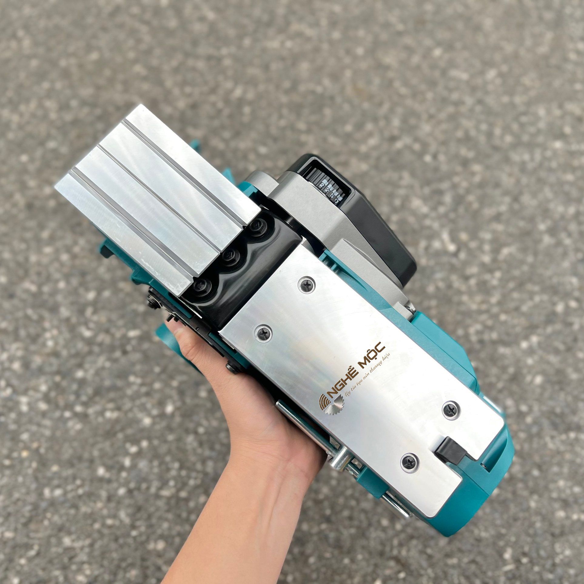 Máy bào dùng pin 40V Max Makita KP001GZ