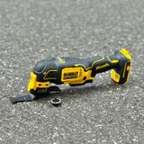 Máy cắt rung không chổi than Dewalt Atomic DCS354B