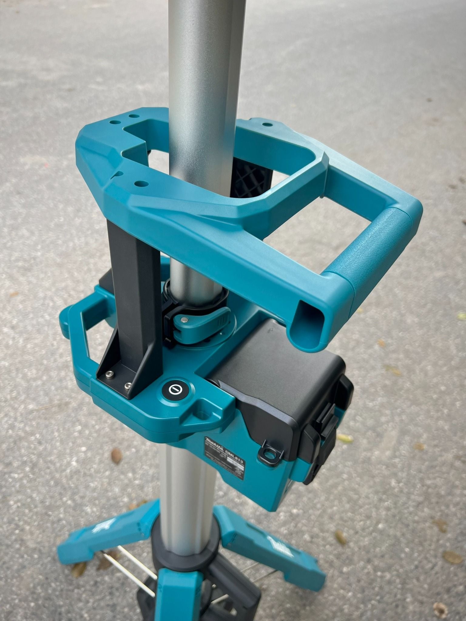 Đèn công trường dùng pin (18v/14.4v) Makita DML813