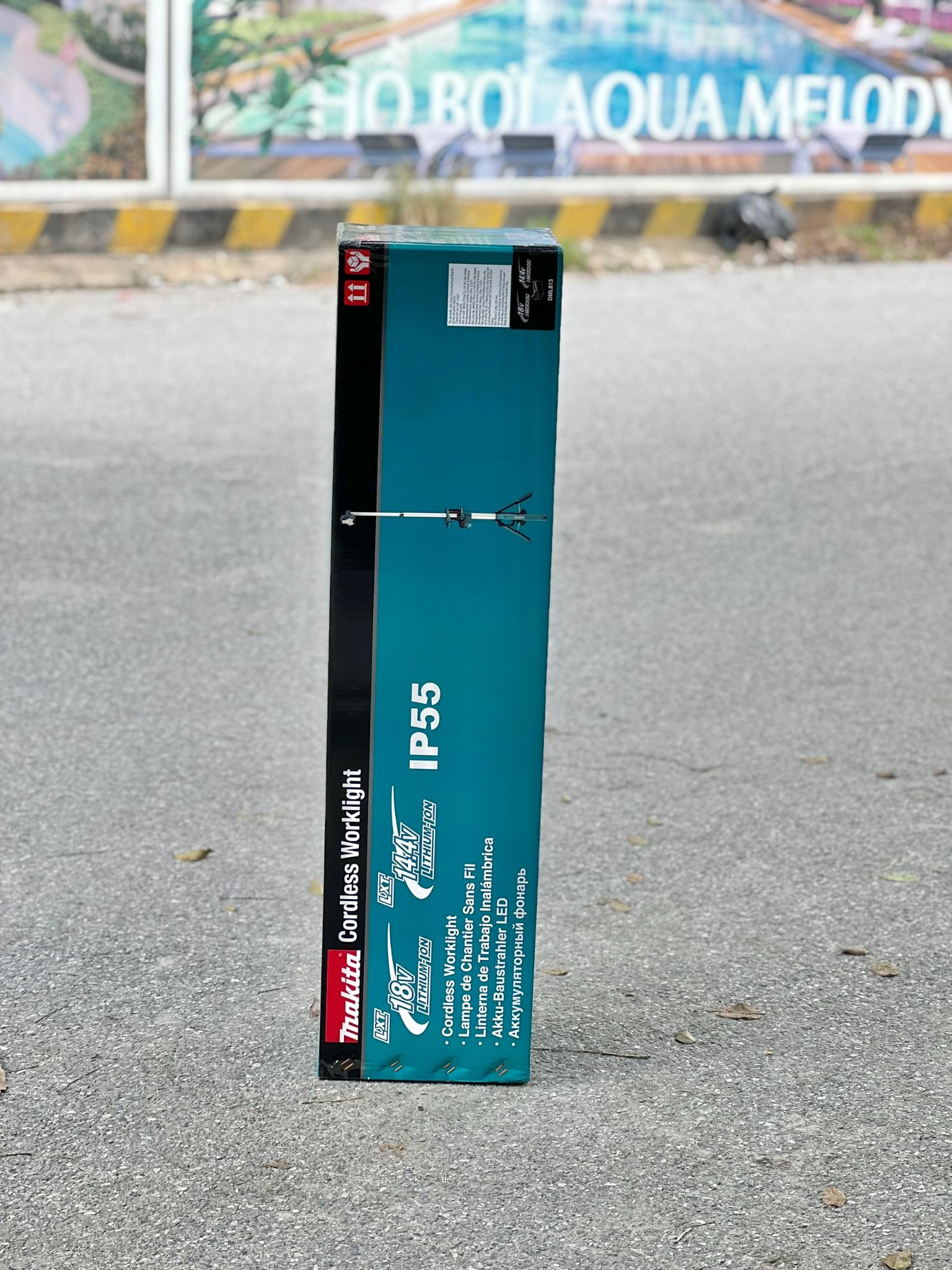 Đèn công trường dùng pin (18v/14.4v) Makita DML813