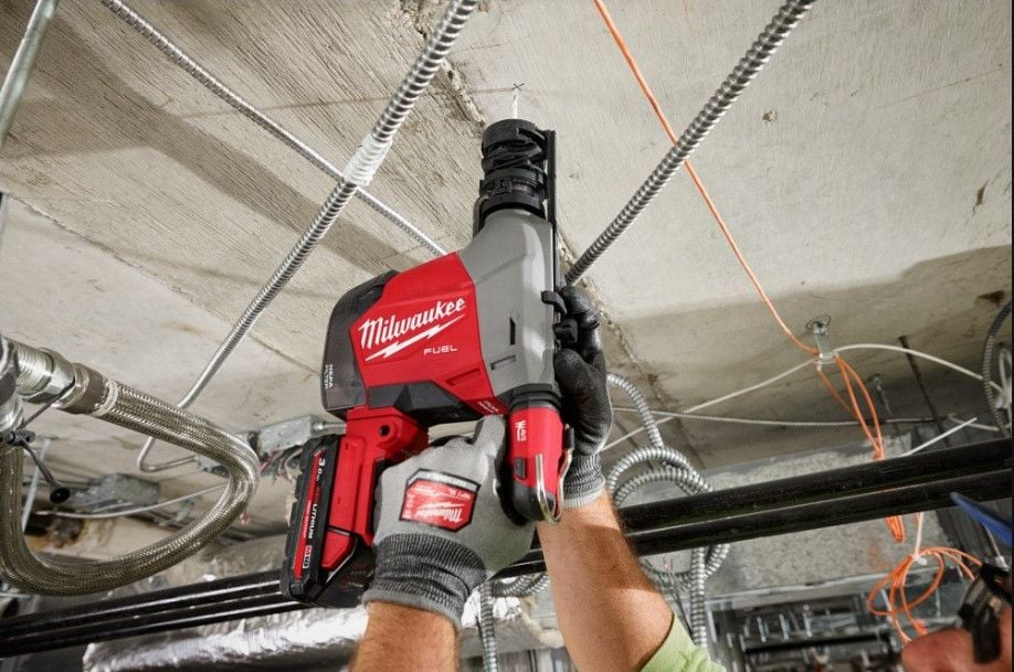 Máy khoan bê tông trần kèm hút bụi dùng pin Milwaukee M18 FHAFOH16