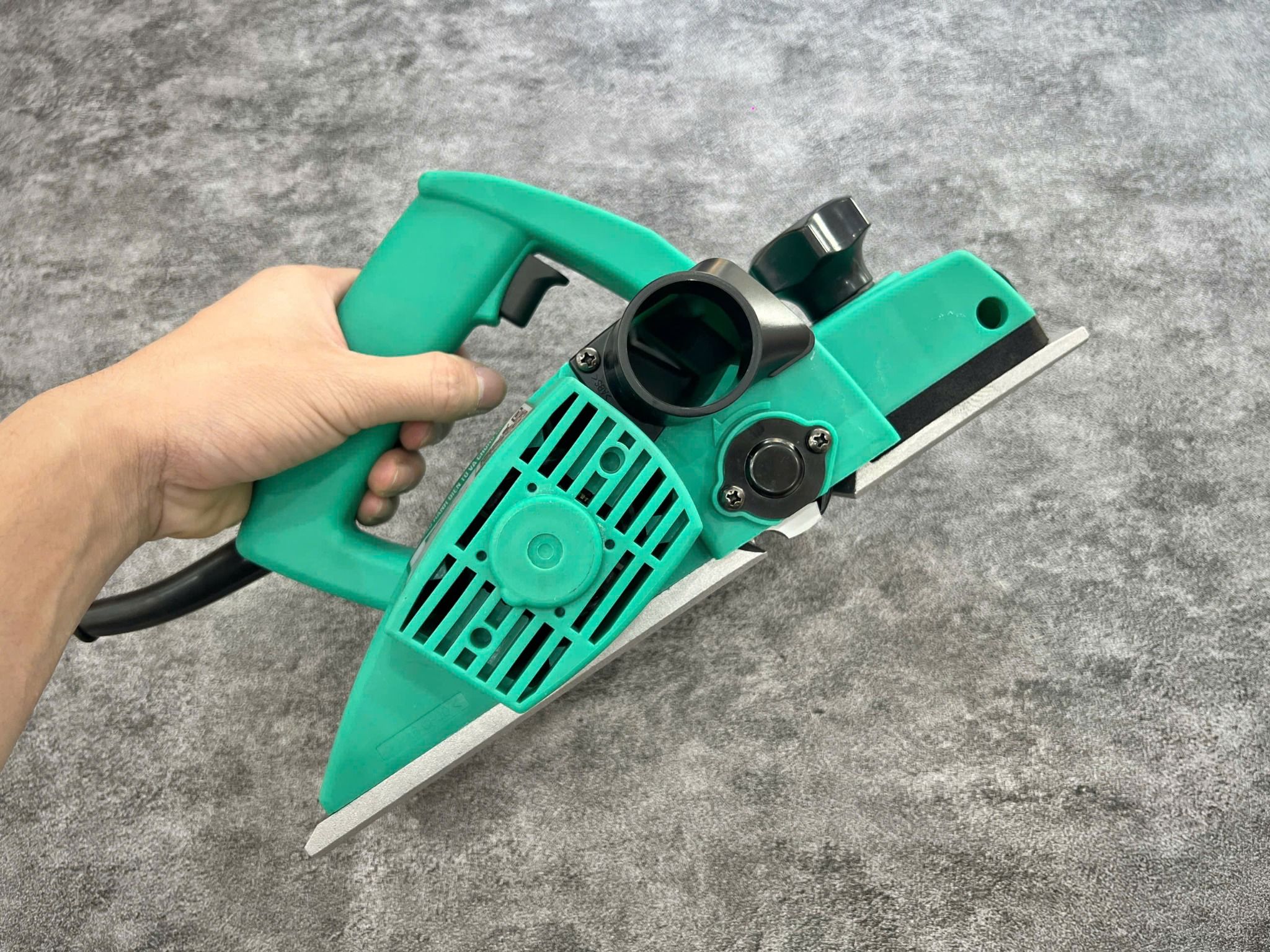 Máy bào gỗ hiệu DCA AMB82