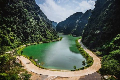 6 Day 5 Night Hanoi Ninh Binh & Halong Bay Tour from Singapore