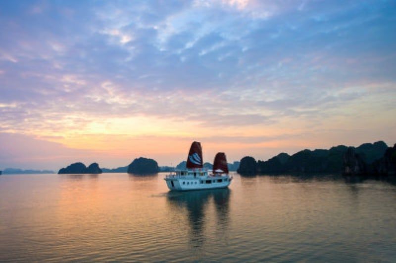 HANOI 5D4N PACKAGE: SAPA 2D – HALONG BAY OVERNIGHT CRUISE TOUR