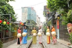 Best 5 Day 4 Night Hanoi Sapa Halong Bay Tour Package & Price
