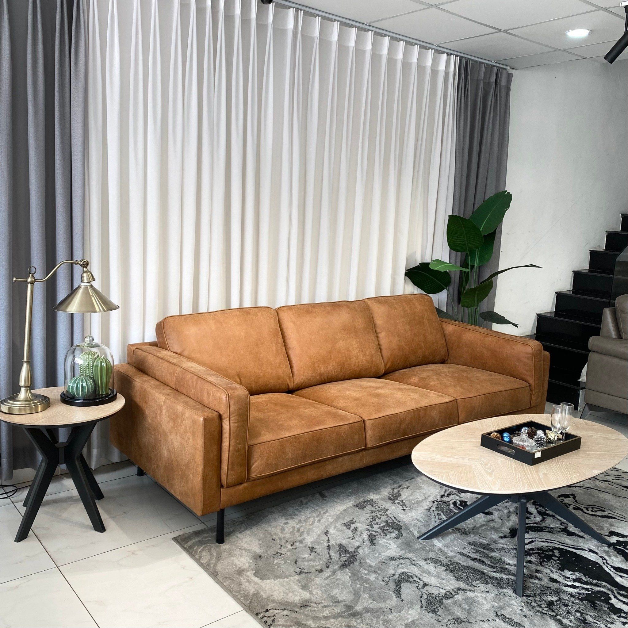  SOFA DA BÒ Ý -  CHARMINGTON JETHRO COGNAC 3 CHỖ 