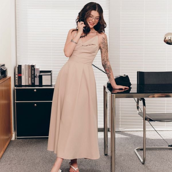 Đầm nữ DOTTIE midi xoắn ngực - Beige - D0701
