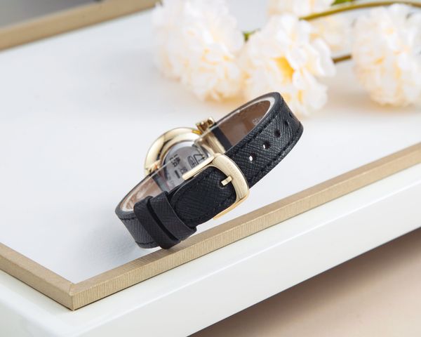 Đồng Hồ Nữ FERRAGAMO GANCINI