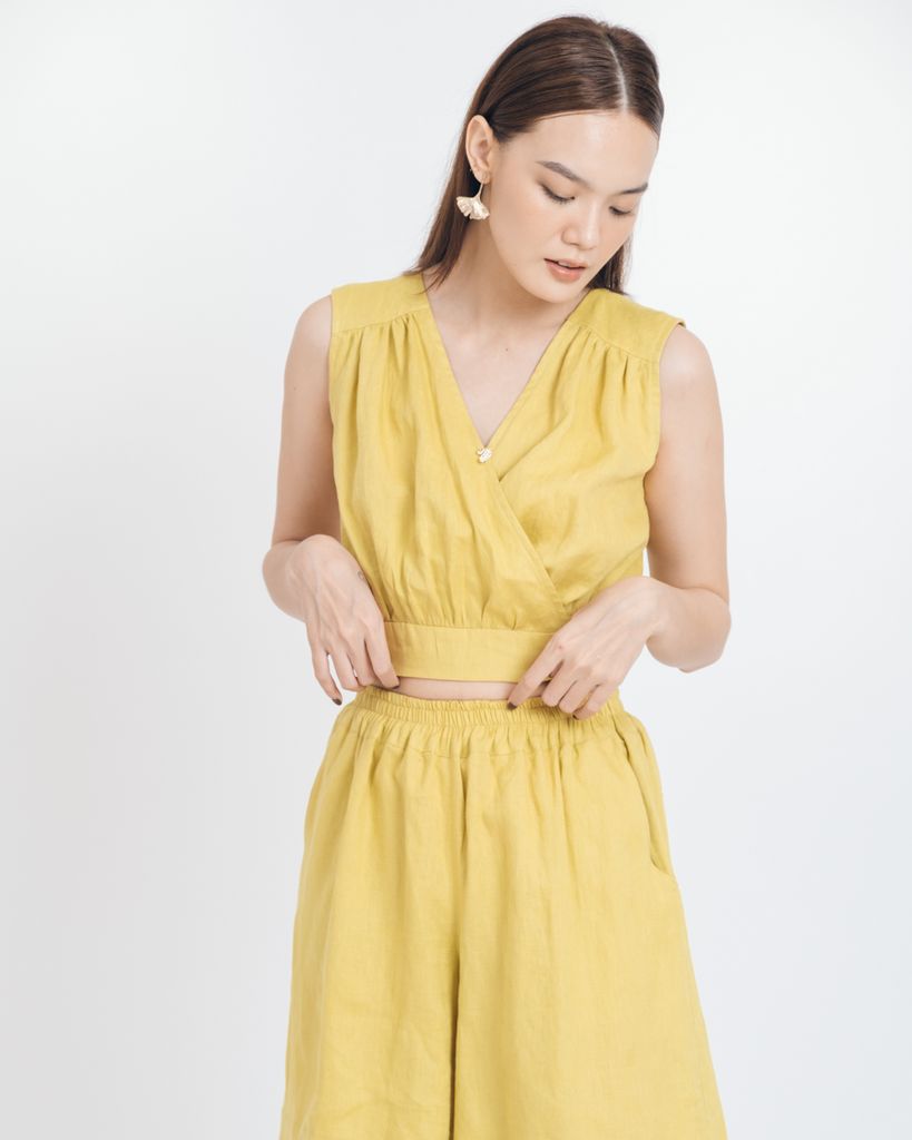 Quần Short Linen Vàng Brighter Day