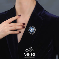 Cài áo MERI Radiant Blue