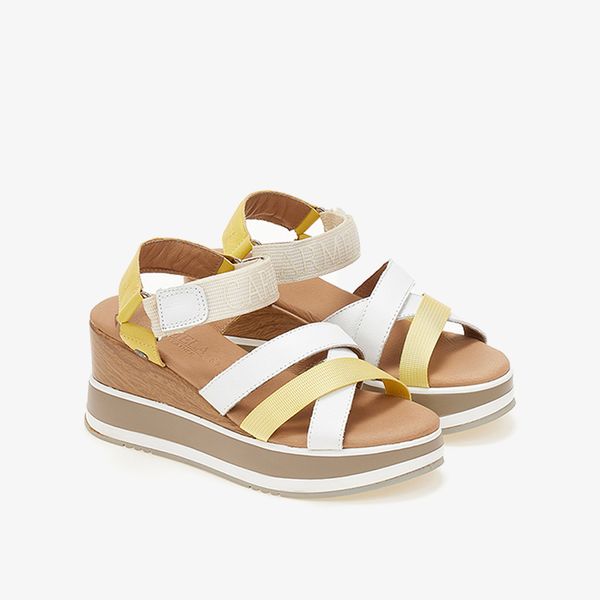 Giày Đế Xuồng Nữ CARMELA Yellow Leather Ladies Sandals