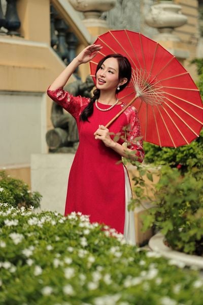Áo Dài Gấm Đỏ Nữ F2 Bừng Sắc Xuân - Không Kèm Quần