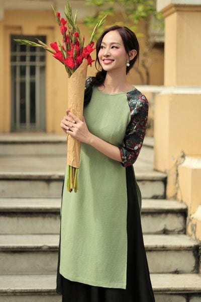 Áo Dài Gấm Nữ F2 Xanh Cốm Bừng Sắc Xuân - Không Kèm Quần