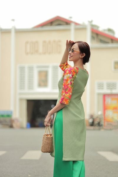 Áo Dài Gấm Nữ F2 Xanh Cốm Bừng Sắc Xuân - Không Kèm Quần