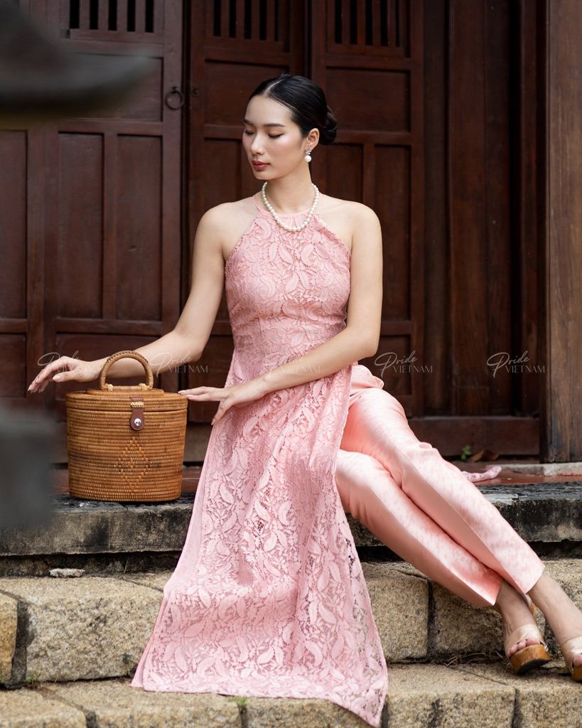 Áo Dài Nữ F2 Yếm Ren Hồng Pride Việt Nam - Không Kèm Quần