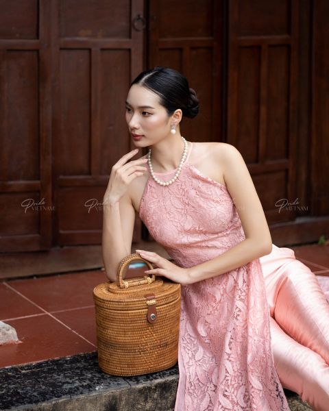 Áo Dài Nữ F2 Yếm Ren Hồng Pride Việt Nam - Không Kèm Quần