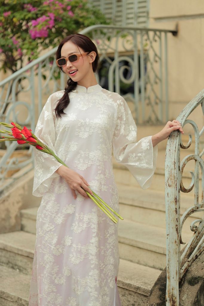 Áo Dài Ren Nữ F2 Trắng Pride Việt Nam - Không Kèm Quần